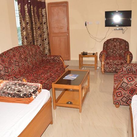 Hotel Kaustav Tezpur Kültér fotó
