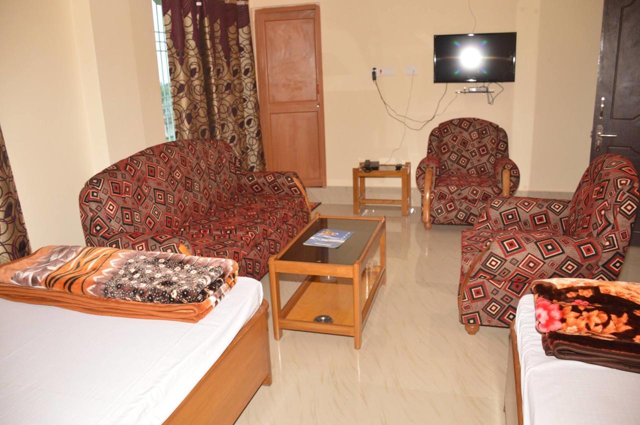 Hotel Kaustav Tezpur Kültér fotó