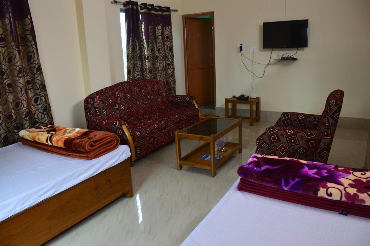 Hotel Kaustav Tezpur Kültér fotó