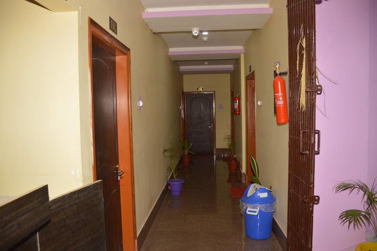 Hotel Kaustav Tezpur Kültér fotó