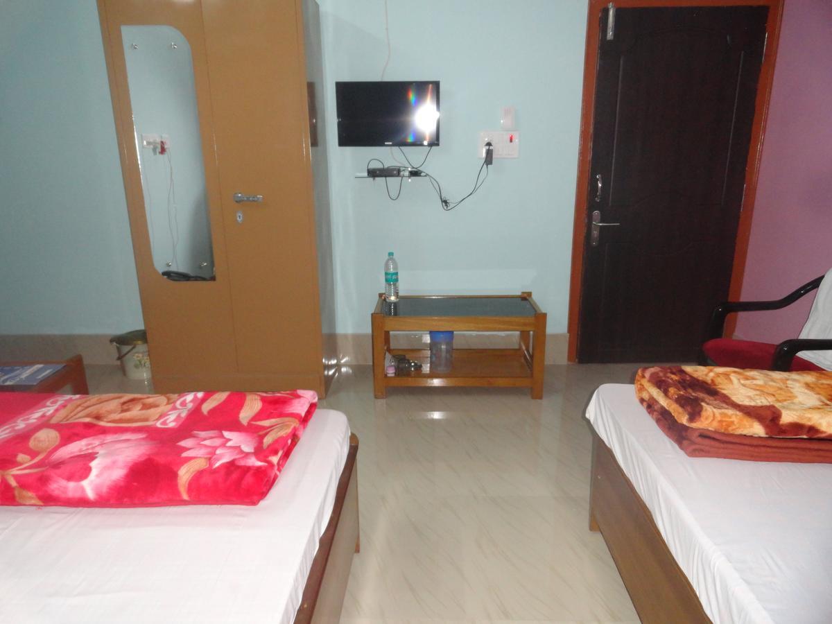 Hotel Kaustav Tezpur Kültér fotó
