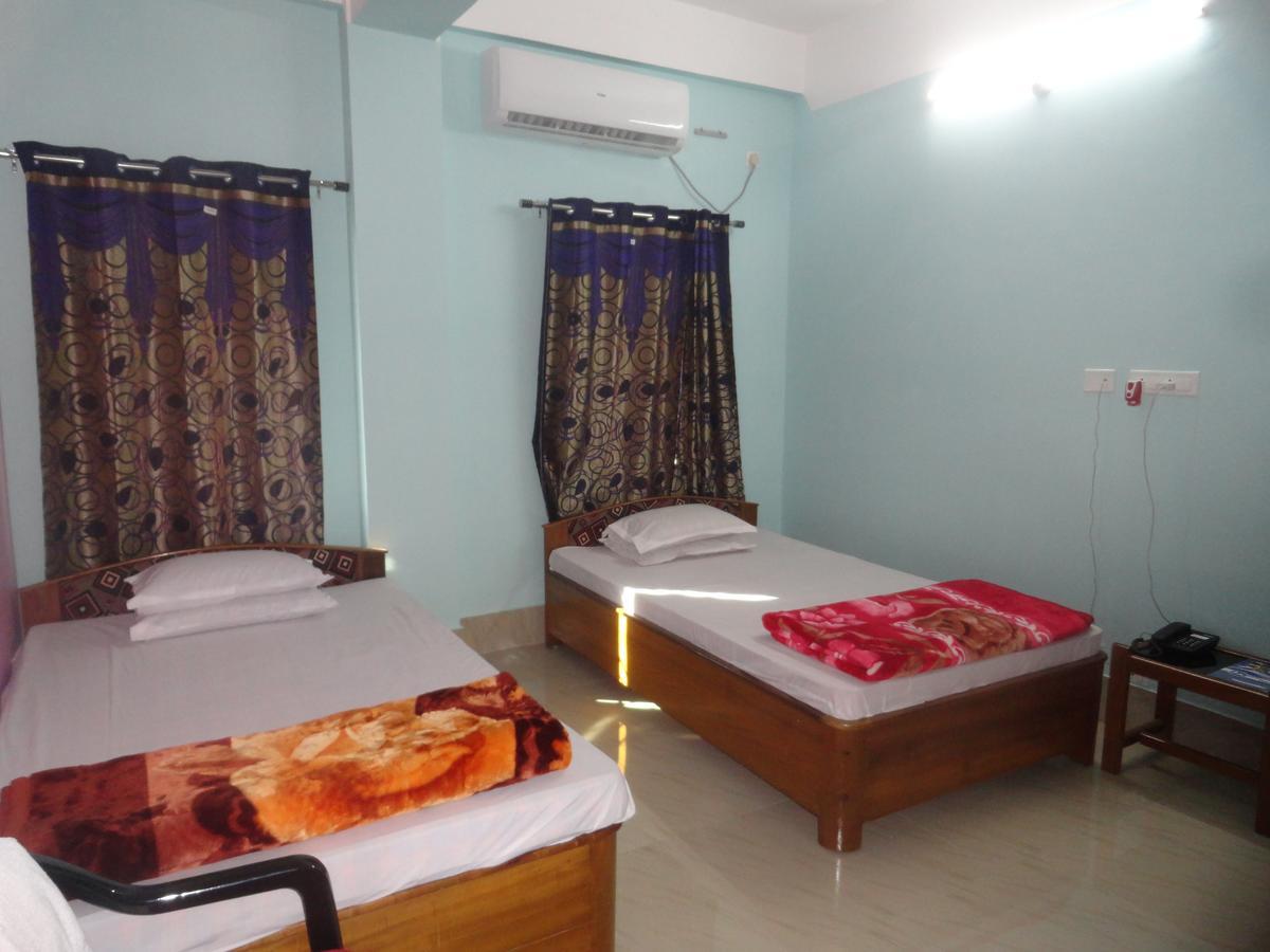 Hotel Kaustav Tezpur Kültér fotó