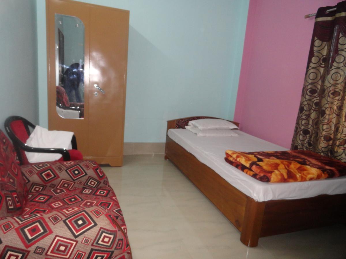 Hotel Kaustav Tezpur Kültér fotó