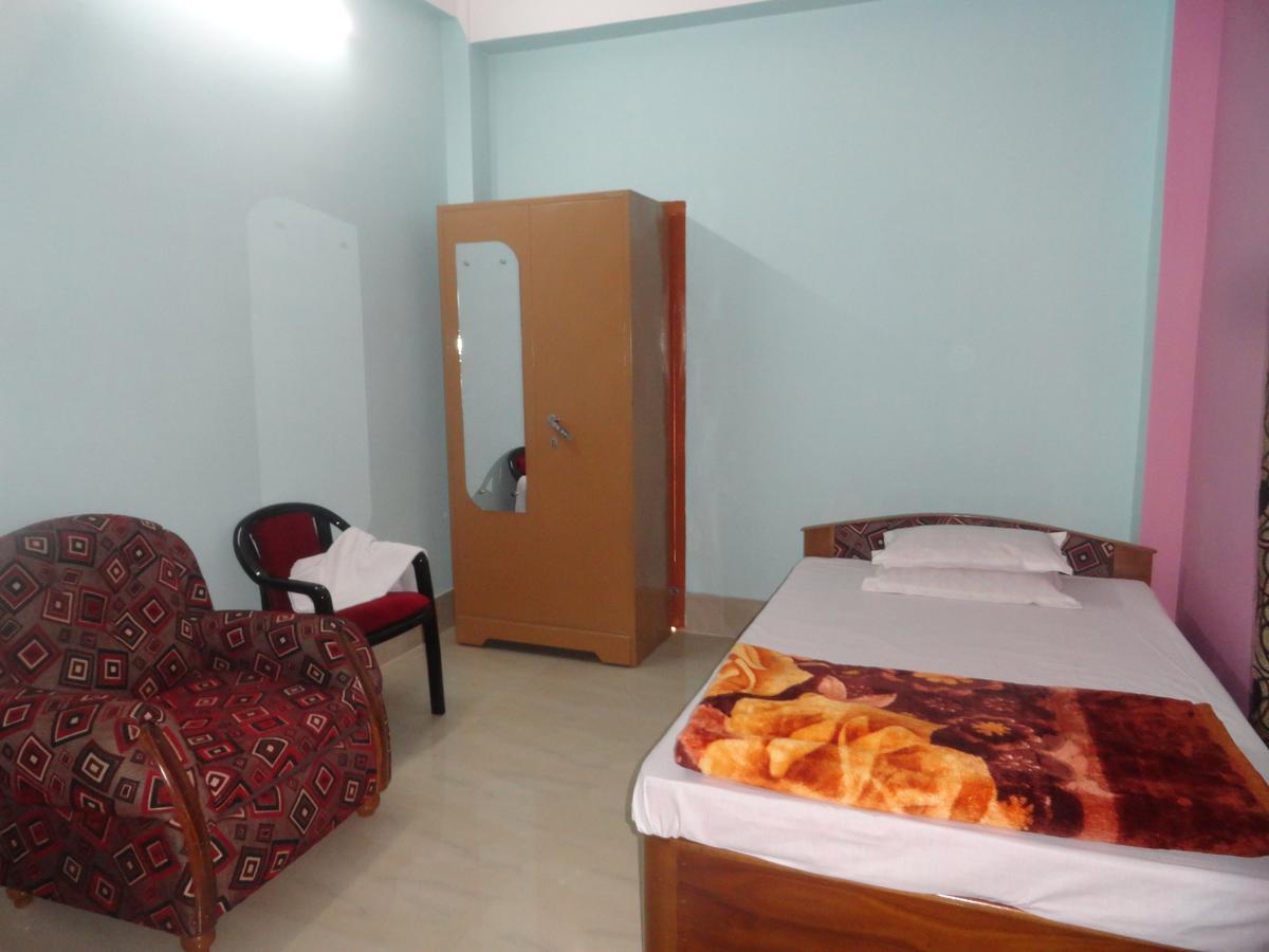 Hotel Kaustav Tezpur Kültér fotó